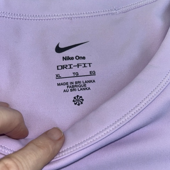 Nike One  Dry Fit tank top training top NWT retail $40.00 - Picture 3 of 4